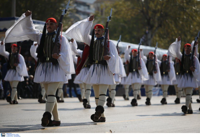 28η Οκτωβρίου: Η εντυπωσιακή έναρξη της μεγάλης στρατιωτικής παρέλασης