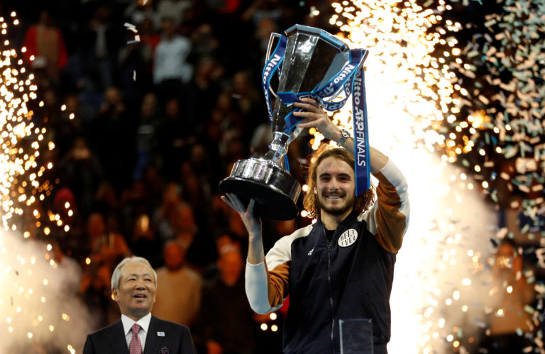 Στην κορυφή του παγκόσμιου τένις ο Τσιτσιπάς – Κέρδισε 2-1 τον Τιμ στο ATP Finals