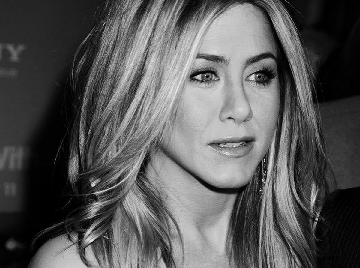 Jennifer Aniston: Μπαίνει στην κουζίνα και μας δείχνει τις μαγειρικές της ικανότητες!