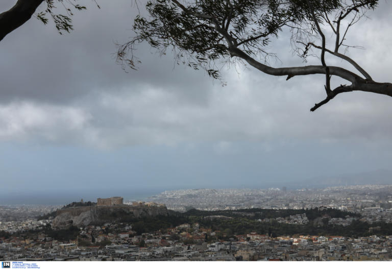 Καιρός αύριο: Δεν λένε να κοπάσουν οι βροχές