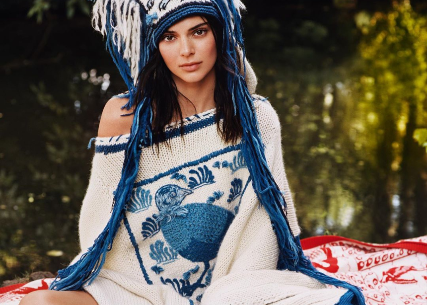 H Kendall Jenner πρωταγωνιστεί στην νέα capsule συλλογή της Loewe