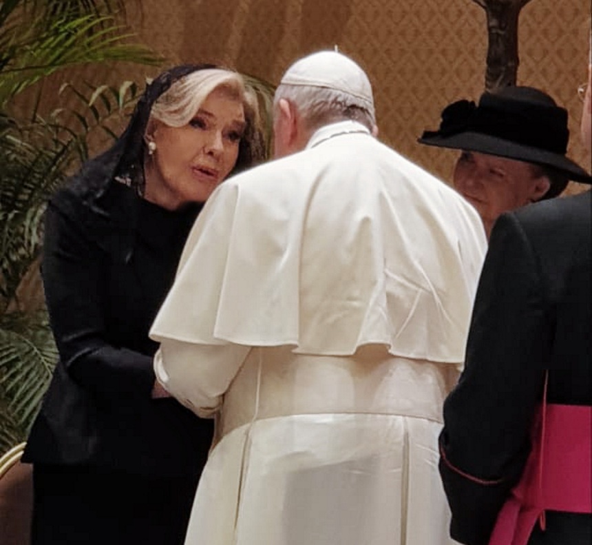 Μαριάννα Βαρδινογιάννη: Η συνάντησή της με τον Πάπα στο Βατικανό! Φωτογραφίες