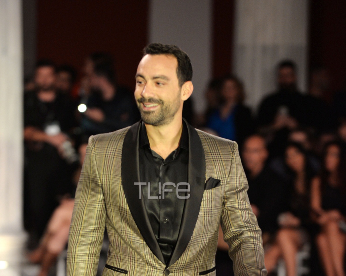 Σάκης Τανιμανίδης: Σε ρόλο μοντέλου στην εβδομάδα μόδας! Φωτογραφίες