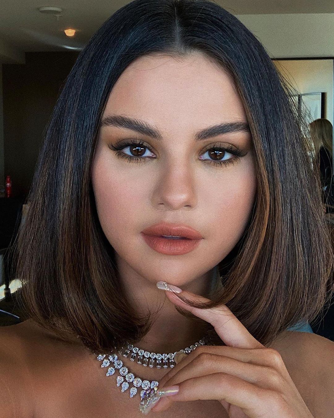 H Selena Gomez στα AMA είχε ένα συγκλονιστικό μανικιούρ (και ξέρουμε ακριβώς τις αποχρώσεις)!