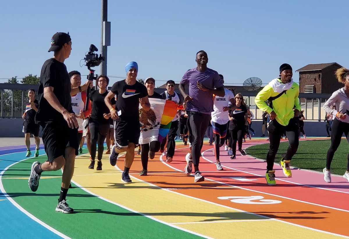 Στα χρώματα του Pride, διάδρομοι στίβου στο Los Angeles!