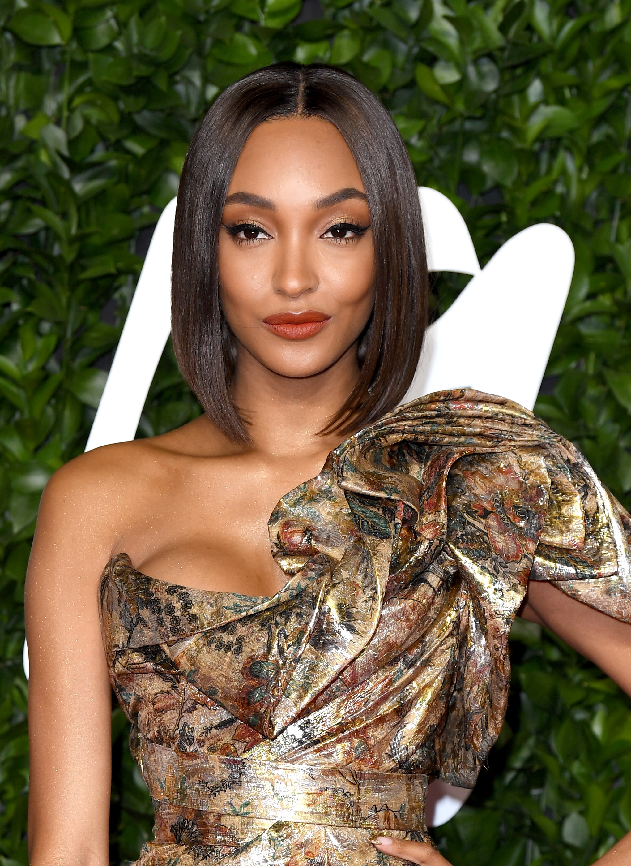 Nail inspo για τις γιορτές: το μανικιούρ της Jourdan Dunn!