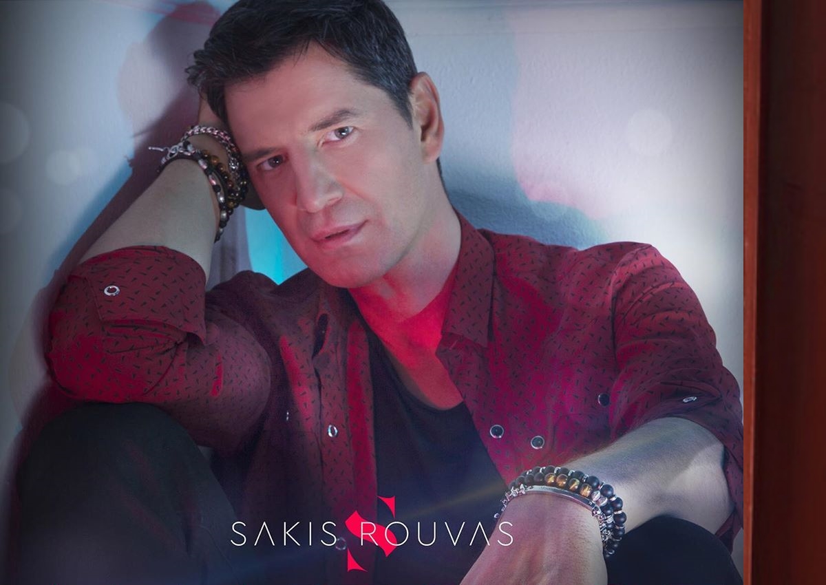 Σάκης Ρουβάς: Ο κορυφαίος Έλληνας σταρ επιστρέφει με το τραγούδι… «Αμαρτωλός»!