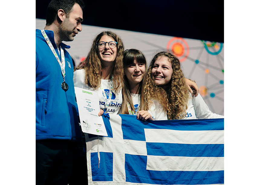 Ένα ρομπότ που διαβάζει συναισθήματα; Τρεις μαθήτριες από την Πάτρα το έκαναν πραγματικότητα και έγιναν Ολυμπιονίκες!