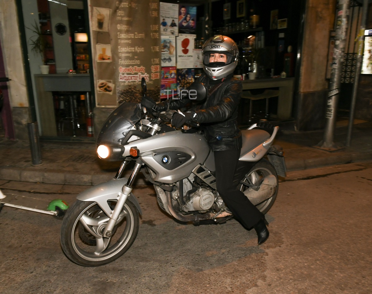 Η Ελληνίδα ηθοποιός είναι… “easy rider” πάνω στη μηχανή της! Δες για ποια πρόκειται [pics]