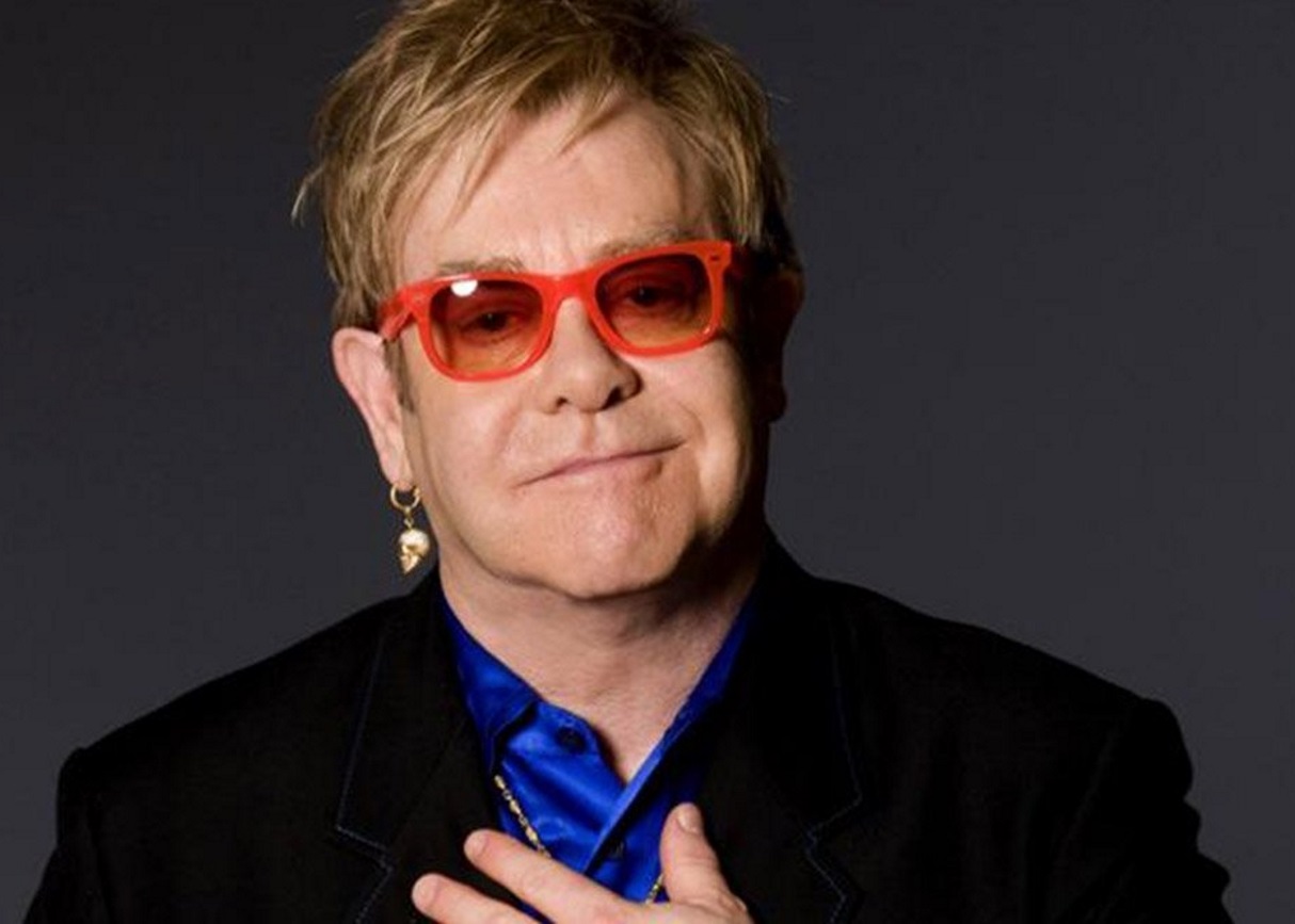 «Μένουμε Σπίτι» με οικοδεσπότη τον Elton John!