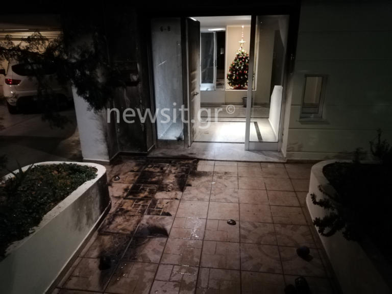 Τρεις εμπρηστικές επιθέσεις σε μισή ώρα! Γκαζάκια στο σπίτι του αστυνομικού συντάκτη του newsit.gr