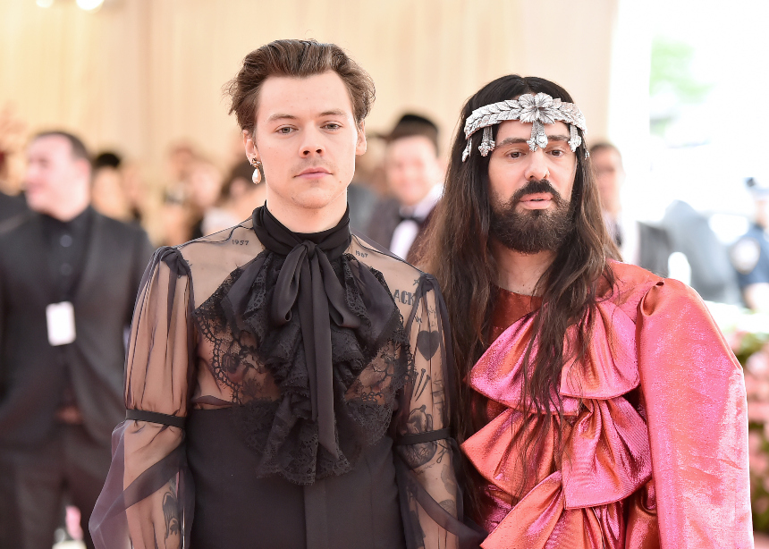 Ο Harry Styles και Alessandro Michele σχεδίασαν ένα super t-shirt!