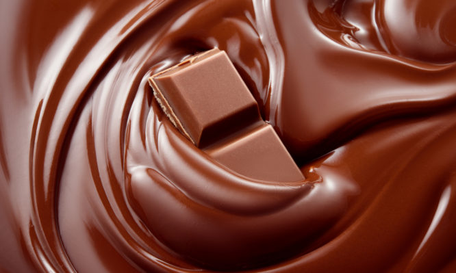 Τι προσφέρει η σοκολάτα στην υγεία σου: Διατροφικά οφέλη και κίνδυνοι