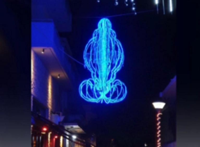 Απίστευτοι χριστουγεννιάτικοι στολισμοί σε δρόμους και πλατείες της χώρας – “Κάποιοι θα έπρεπε να ντρέπονται” [video]