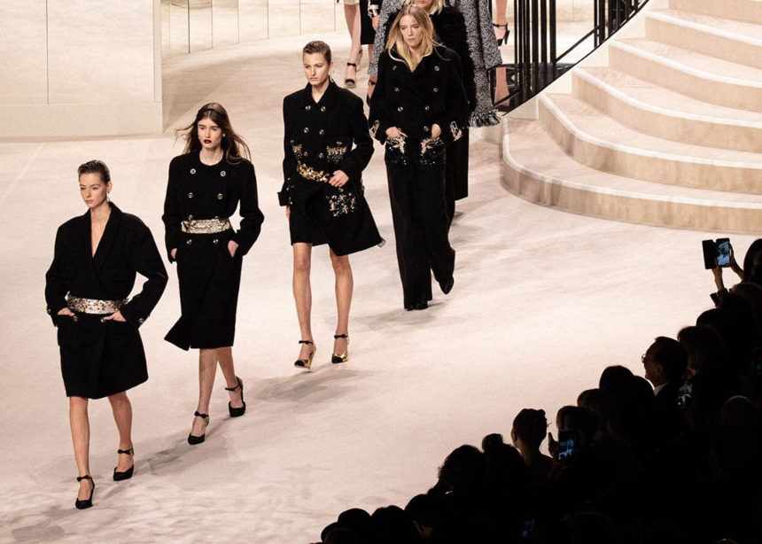 To show Métiers d’art 2019/20 της Chanel