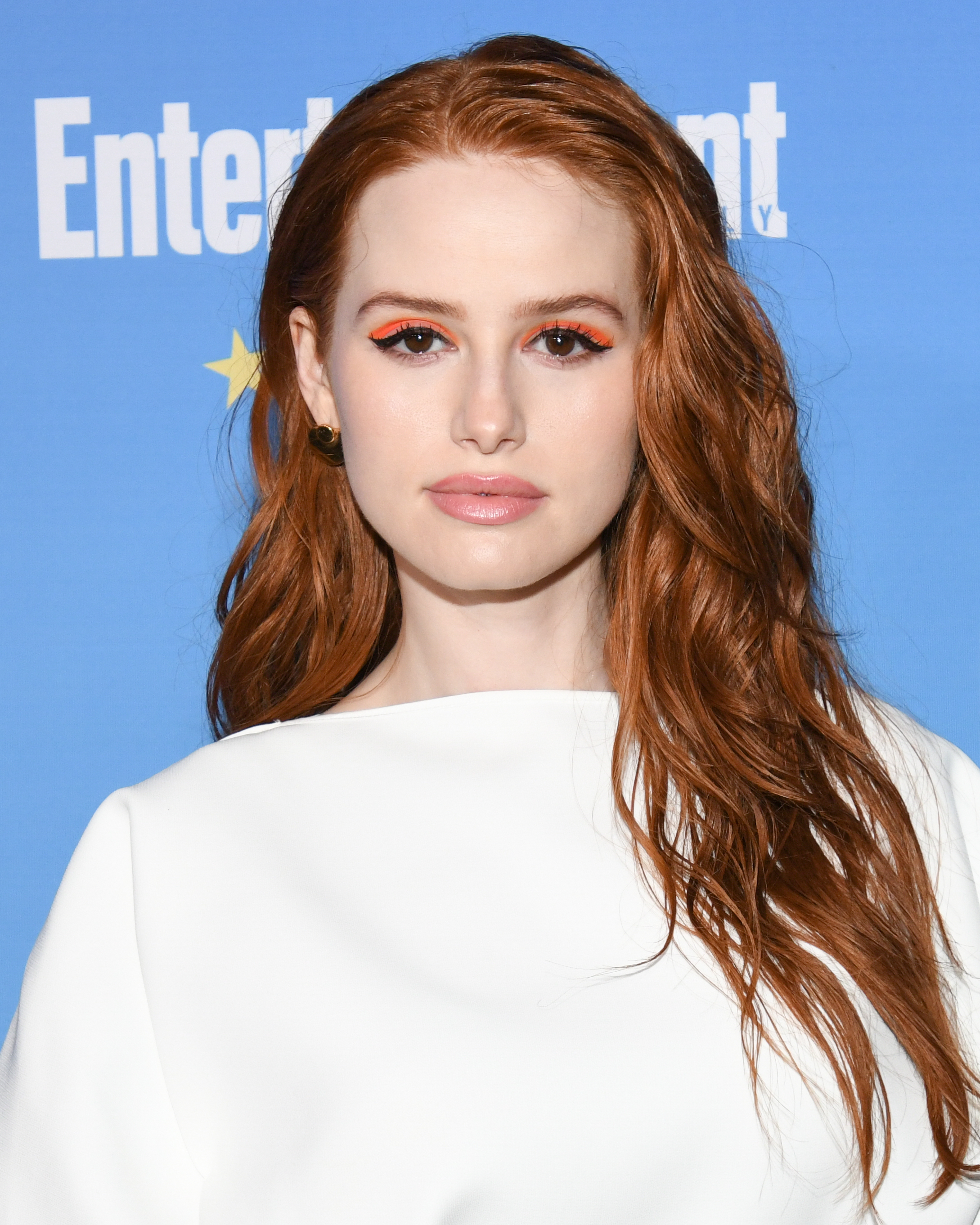 Madelaine Petsch: η πρωταγωνίστρια του Riverdale χρησιμοποιεί 38 βήματα κάθε πρωί και μια… μπάλα μασάζ που θα θες!