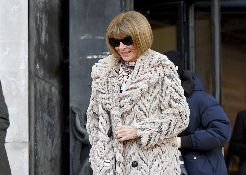 H Anna Wintour στέλνει ένα δυνατό μήνυμα με αυτή την εμφάνιση