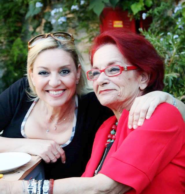 Συγκινεί η Νατάσα Ράγιου με το τελευταίο αντίο στην αγαπημένη της Χριστίνα Λυκιαρδοπούλου