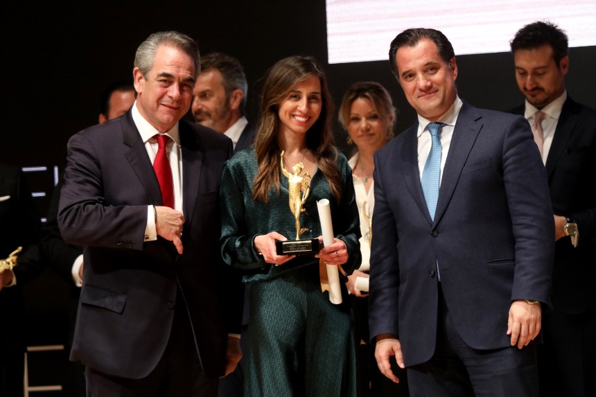 Χριστίνα Πιστοφίδου: Η Ελληνίδα σχεδιάστρια μόδας κέρδισε το βραβείο του νέου επιχειρηματία!