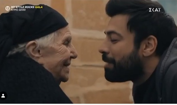 Aνδρέας Γεωργίου: Τραγουδάει με τη “νόνα”, Κωνσταντίνο Αργυρό στις 8 λέξεις! Βίντεο