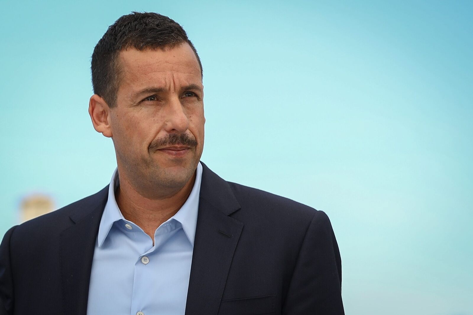 Ο Adam Sandler υπέγραψε συμφωνία με τo Netflix για τέσσερις νέες ταινίες!