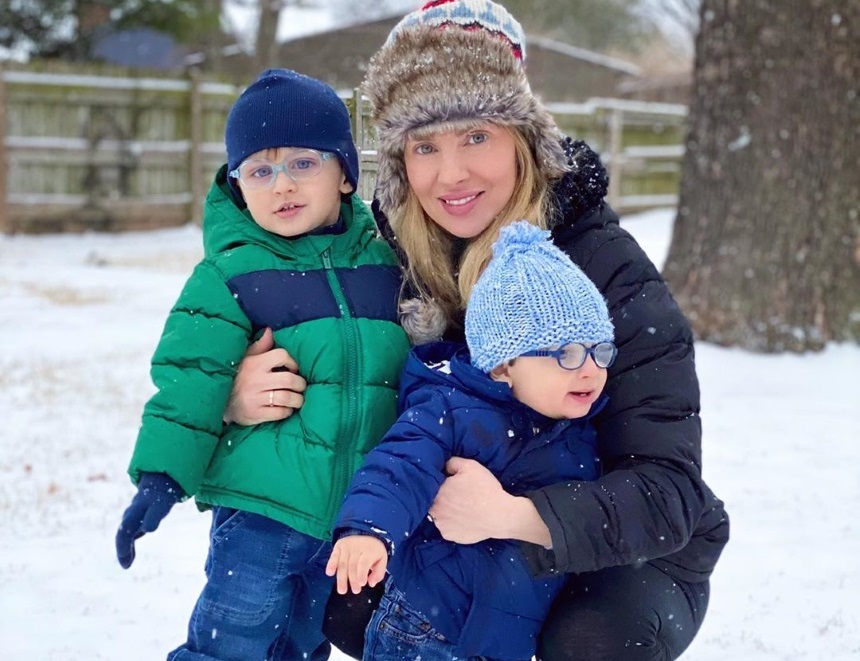 Χριστίνα Αλούπη: Ο γιος της έπαιξε στα χιόνια για πρώτη φορά! [pics]