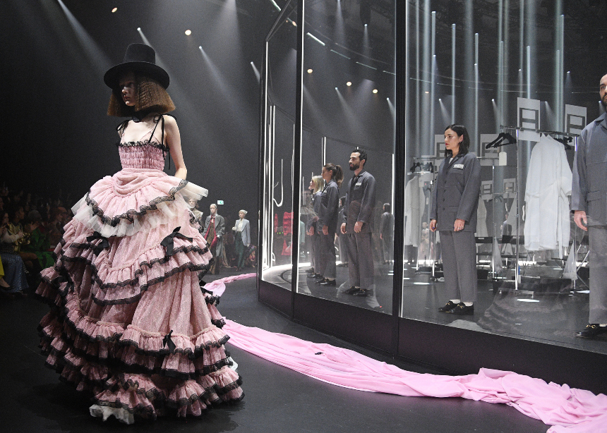 To show του οίκου Gucci έγινε πάνω σε ένα carousel!