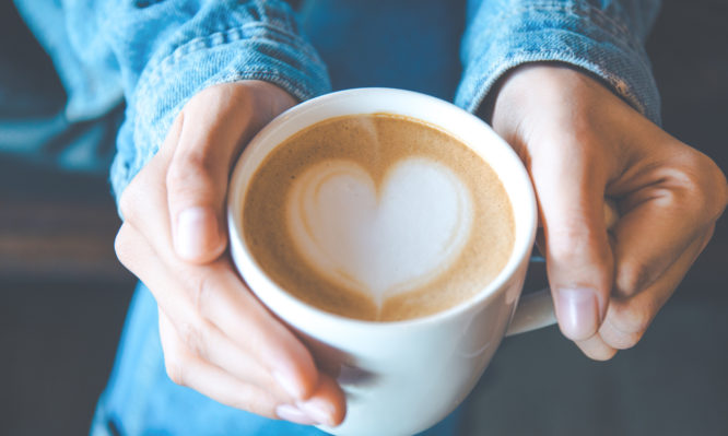 Πώς να κάνεις πιο υγιεινό τον καφέ σου: Πολύ σημαντικά τα οφέλη