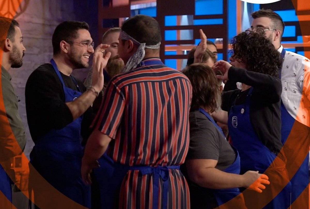 MasterChef: Η νίκη της μπλε ομάδας και ο πανηγυρισμός του Σταύρου που έφερε… θύελλα αντιδράσεων! Video