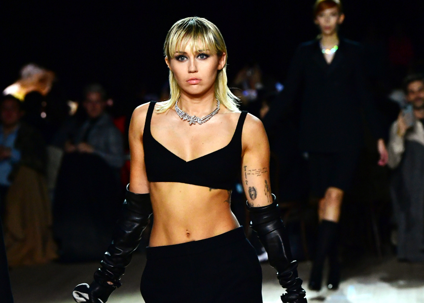 H Miley Cyrus στο show του Marc Jacobs