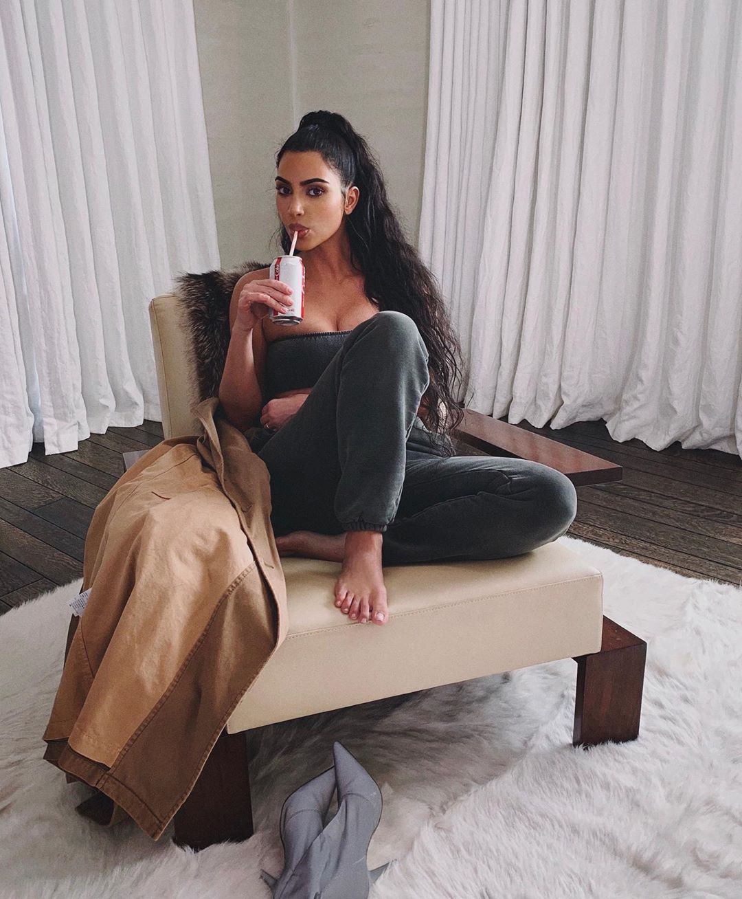Η Kim Kardashian βαριέται στο σπίτι και ανεβάζει παλιές φωτογραφίες! Θυμάσαι πώς ήταν;