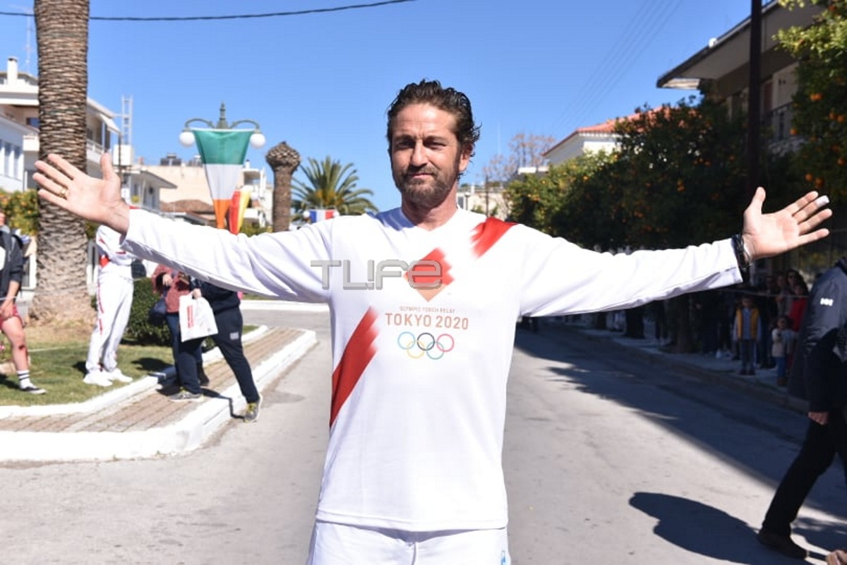 Gerard Butler: Ποζάρει στο φακό του ΤLIFE λίγο πριν ξεκινήσει η τελετή της Ολυμπιακής Φλόγας στη Σπάρτη! Φωτογραφίες