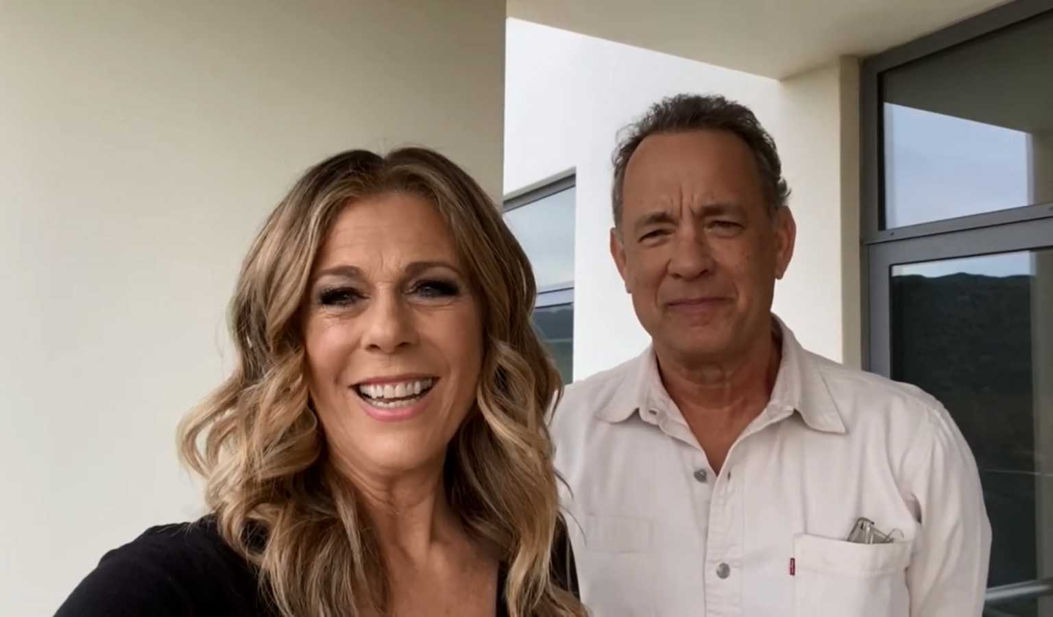 Tom Hanks και Rita Wilson: Μιλούν σε όλο τον πλανήτη για  τα 200 χρόνια από την επανάσταση του 1821! ΒΙΝΤΕΟ