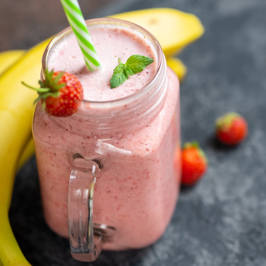 Συνταγή για θρεπτικό Smoothie με φράουλες και μπανάνα