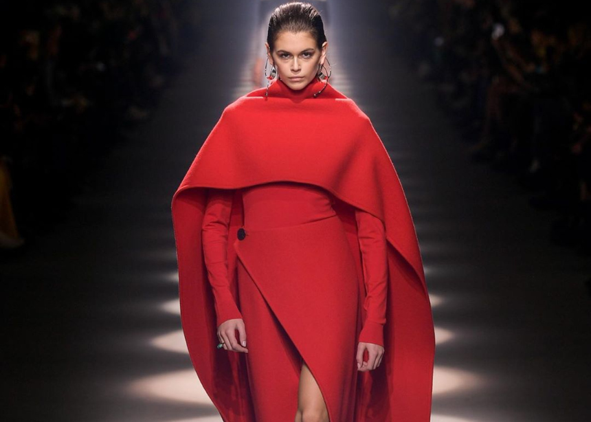 Valentino, Givenchy, Βalenciaga: 3 μεγάλοι οίκοι στα catwalk του Παρισιού!