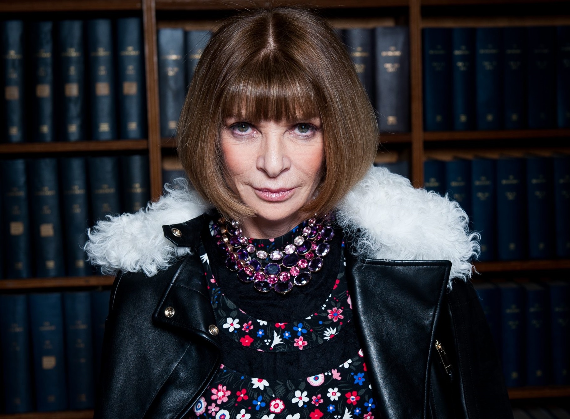 Anna Wintour: Αποκάλυψε ότι ο γιατρός γιος της προσβλήθηκε από τον κορονοϊό στη Νέα Υόρκη! [video]