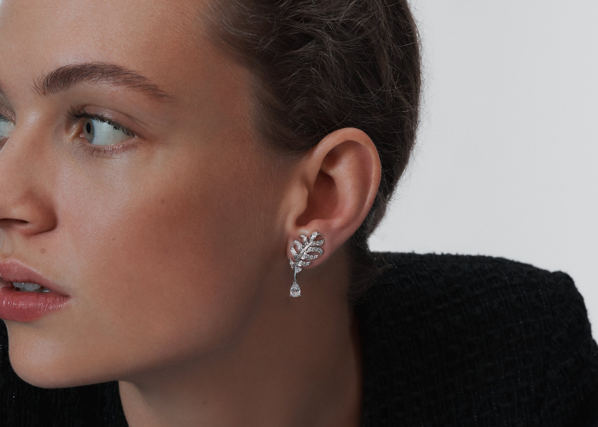 Η Chanel μας δείχνει 5 stylish τρόπους να φοράμε τα σκουλαρίκια μας