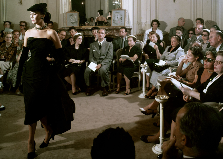 O οίκος Dior δημοσιεύει ένα σπάνιο video από τo Couture show του 1949