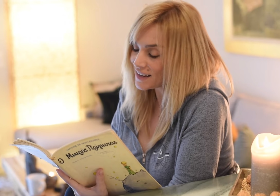 Η Ελεωνόρα Ζουγανέλη μένει σπίτι και μας διαβάζει τον «Μικρό Πρίγκηπα» μέσα από το YouTube!