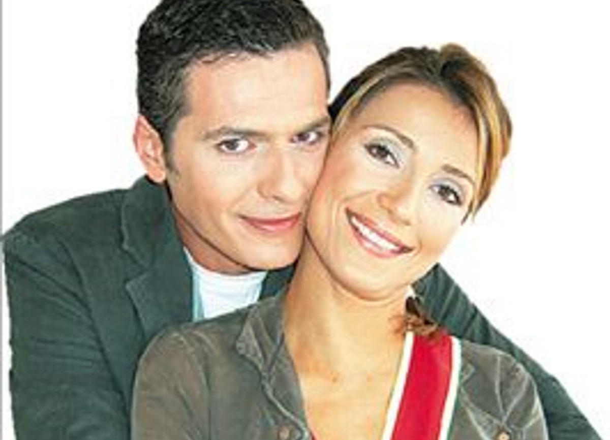 Μάριος Αθανασίου – Ευδοκία Ρουμελιώτη: Ποζάρουν ξανά μαζί, 13 χρόνια μετά το τέλος του “Θα βρεις το δάσκαλό σου”