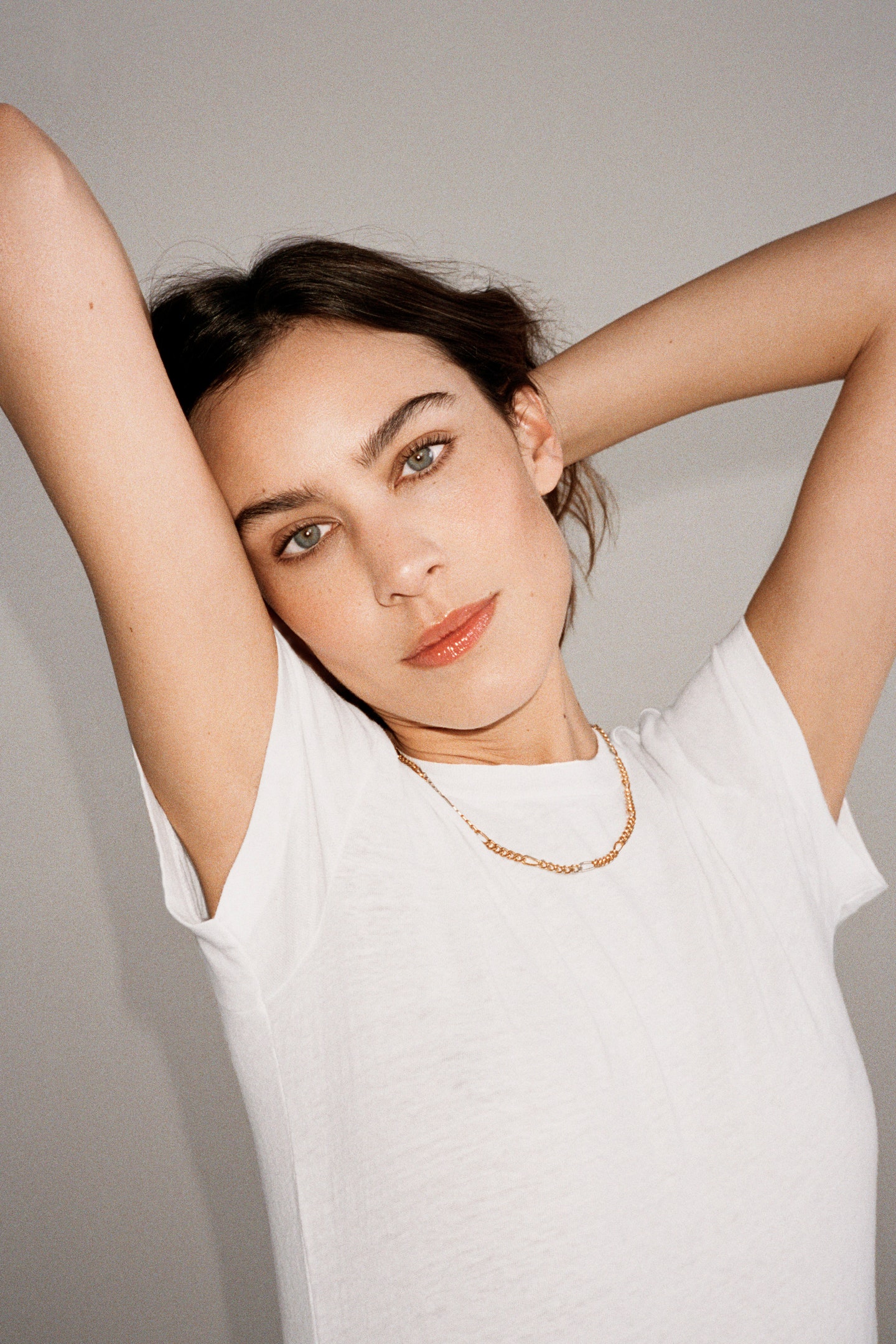 Η Alexa Chung κάνει αυτό το κόλπο για την επιδερμίδα του σώματός της και θα το υιοθετήσουμε κι εμείς!