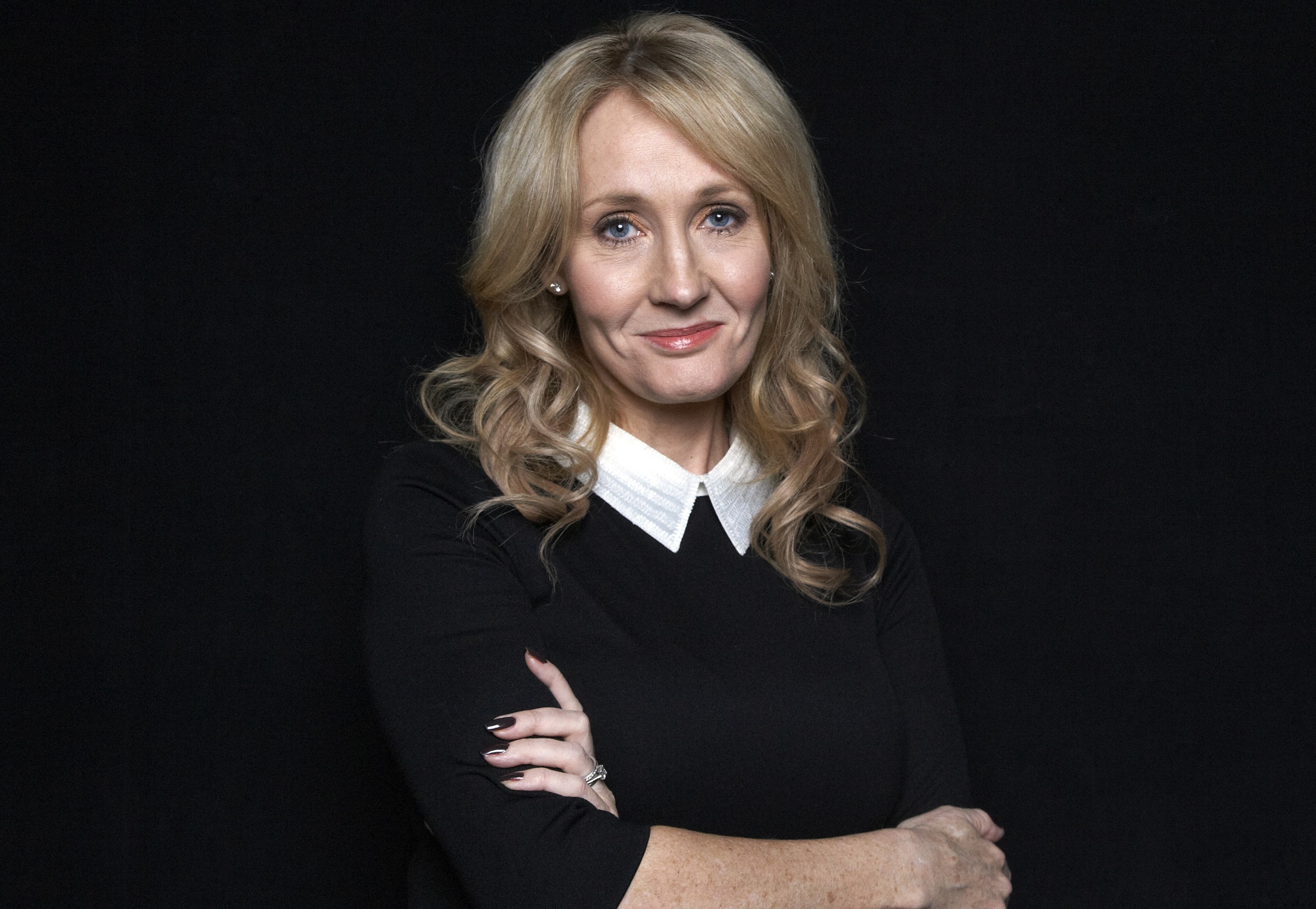 J.K. Rowling: Τεράστια δωρεά σε άστεγους και θύματα ενδοοικογενιακής βίας!