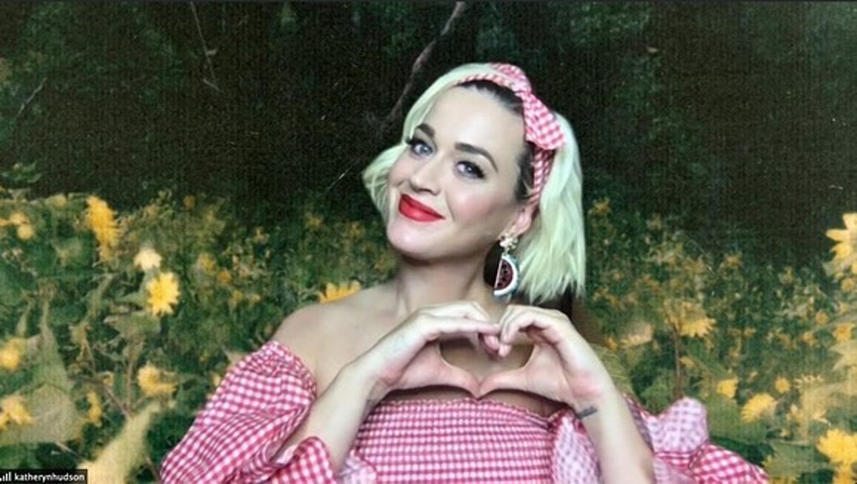 Katy Perry: Έτοιμη να γίνει μαμά! Δες την να ποζάρει σε πολύ προχωρημένη εγκυμοσύνη