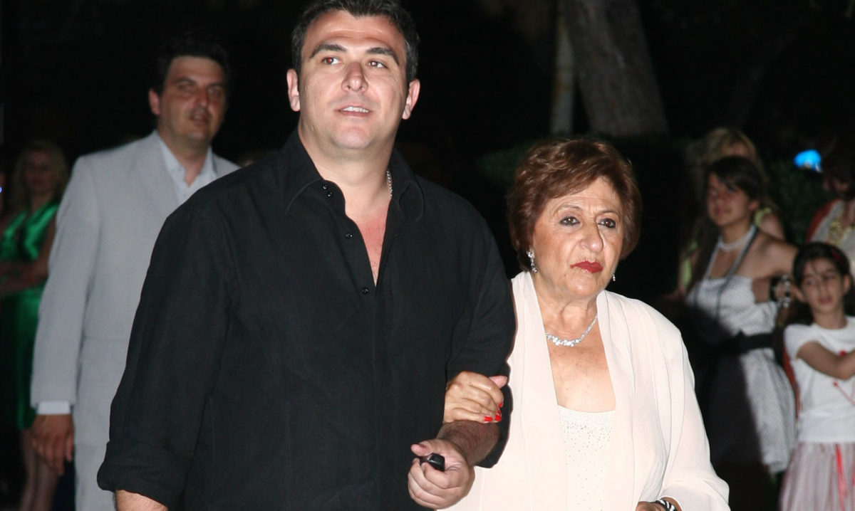 Αντώνης Ρέμος: Οι ευχές και η συγκινητική φωτογραφία της κόρης και της μητέρας του που γιορτάζουν! | tlife.gr