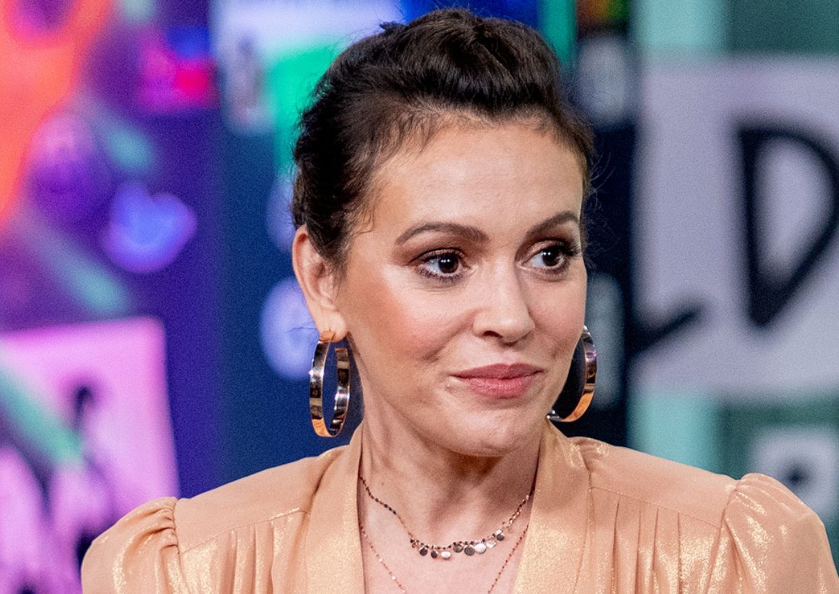 Χαμός με την Alyssa Milano – Η «επίθεση» που δέχτηκε για την μάσκα προστασίας που φόρεσε! | tlife.gr