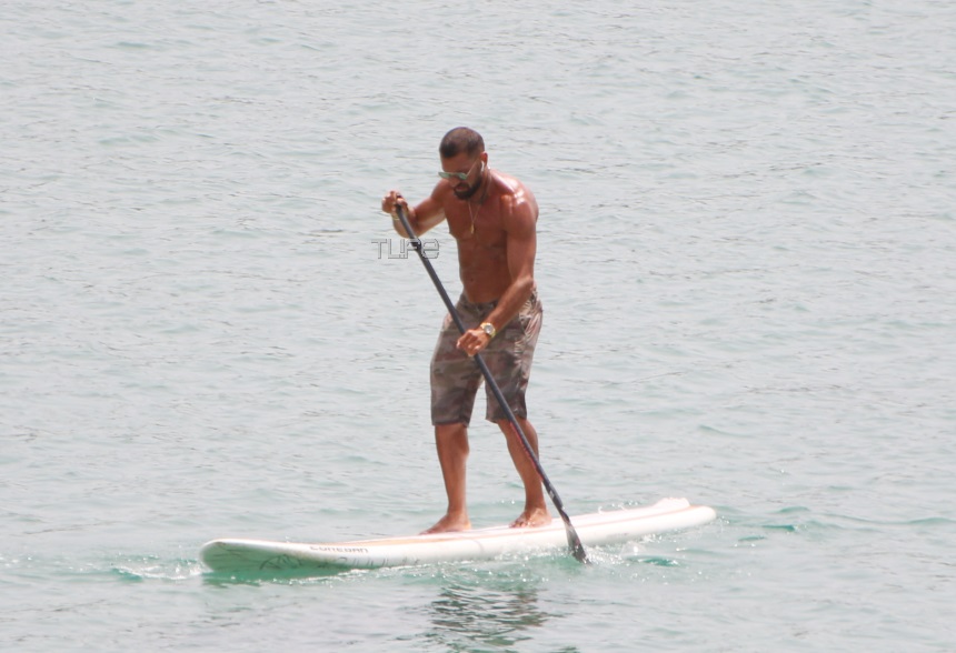 Γιάννης Μαρακάκης: Κάνει water sports στην Βουλιαγμένη και αναστατώνει τον γυναικείο πληθυσμό! [pics]