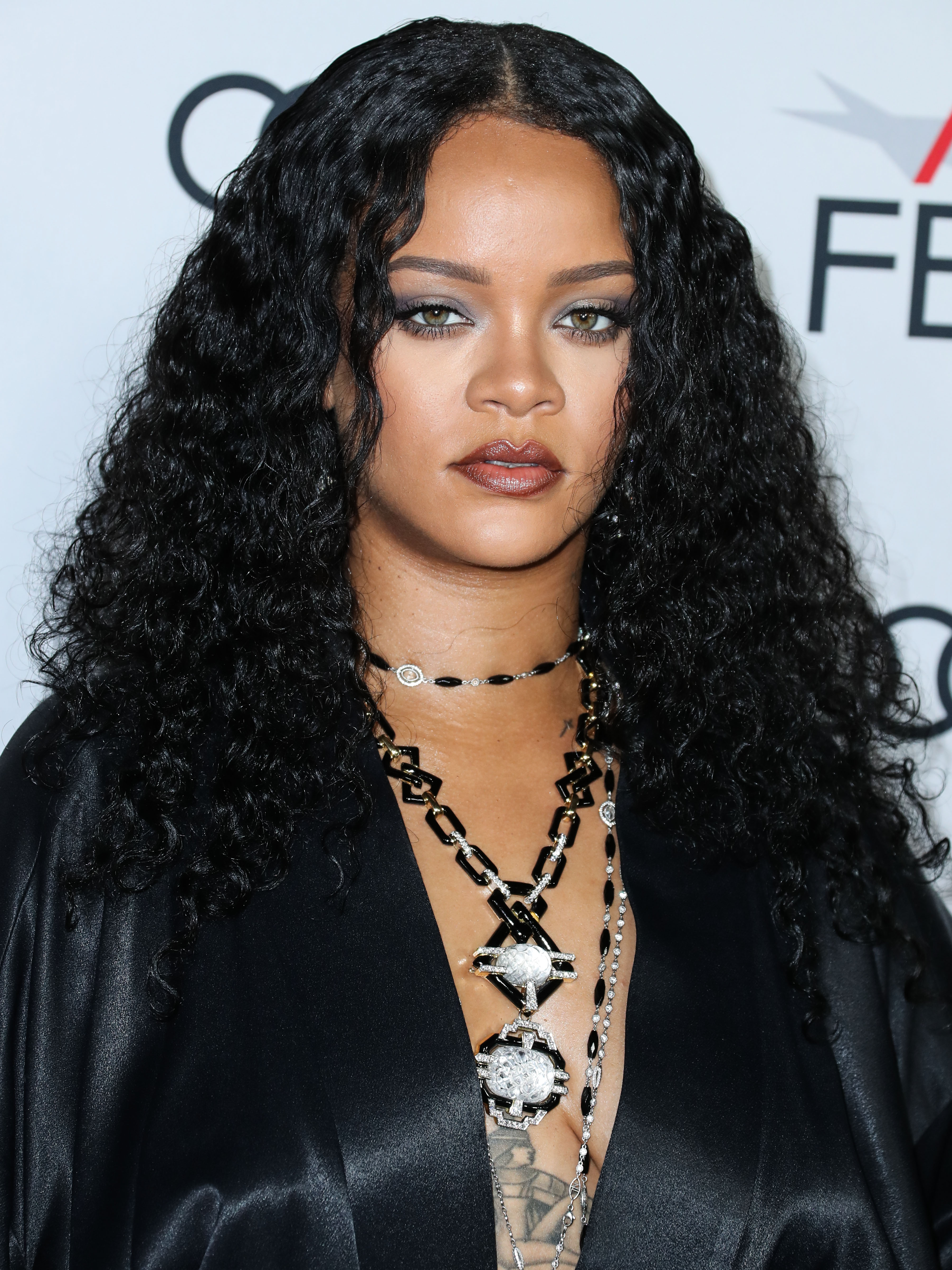 Η Rihanna σταμάτησε την πώληση των καλλυντικών Fenty στο πλαίσιο του κινήματος Black Out Tuesday!