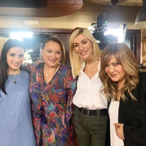 Ζέτα Δούκα: Έτσι καλωσόρισε την Ρένια Λουϊζίδου στo "Καφέ ...