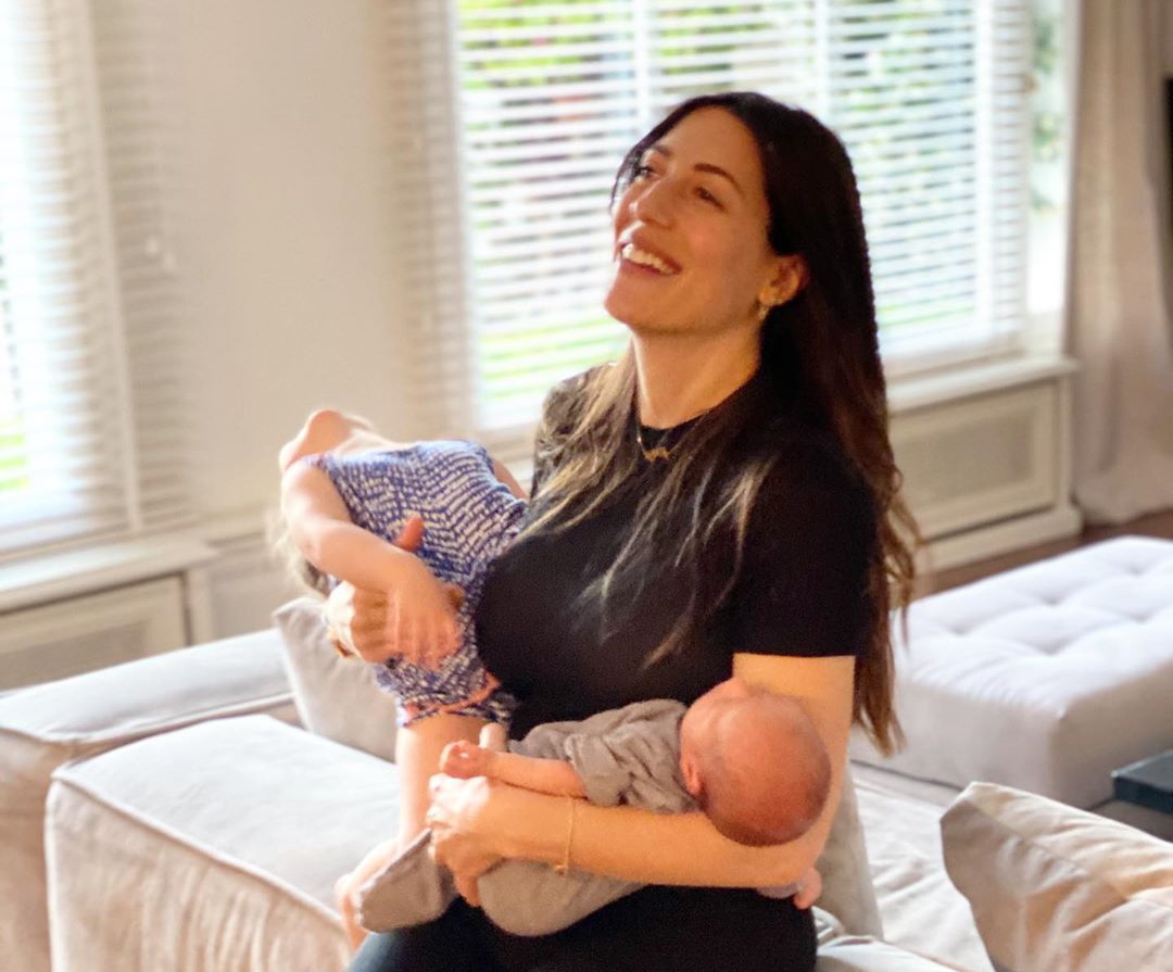 Φλορίντα Πετρουτσέλι: Mας δείχνει το υπέροχο κορμί της 18 μέρες μετά τη γέννα! [pic]