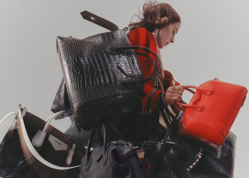 O oίκος Givenchy κάνει makeover μία κλασική τσάντα του!